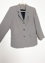 Load image into Gallery viewer, Vintage B+W Houndstooth Blazer | XS - M
